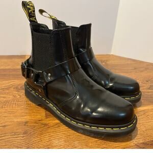 Dr. Martens Women’s Wincox Smooth Leather Buckle Chelsea Boots – Black – Size 9